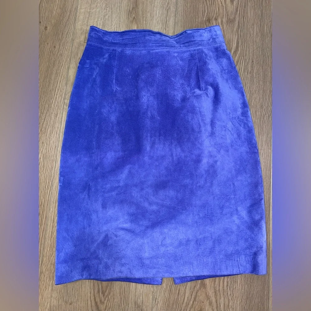 Vintage suede Danier Vibrant Purple Pencil Skirt - Picture 4 of 5